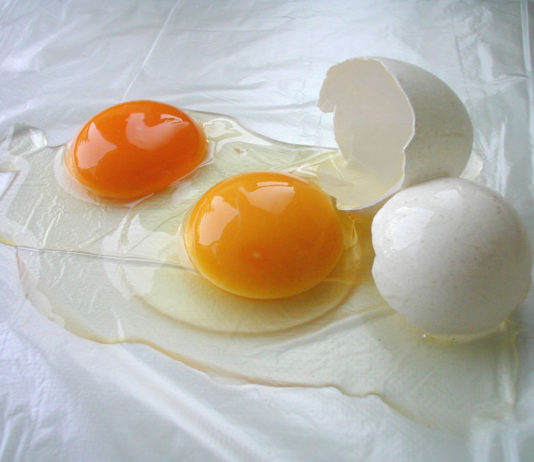 Comer un huevo al día reduce riesgo de diabetes, sugiere estudio