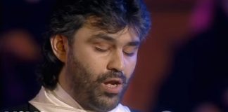 Andrea Bocelli – La donna e’ mobile – Live From Piazza Dei Cavalieri, Italy / 1997