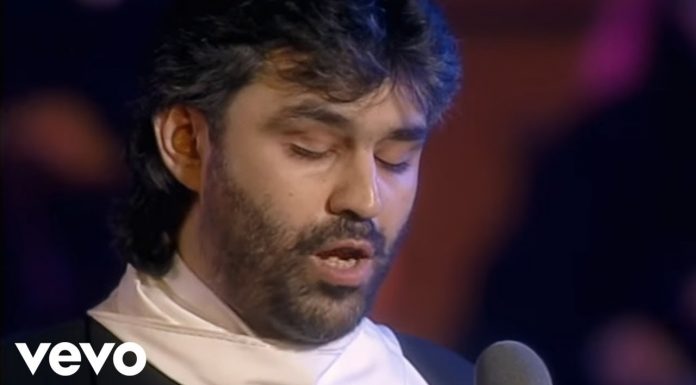 Andrea Bocelli – La donna e’ mobile – Live From Piazza Dei Cavalieri, Italy / 1997
