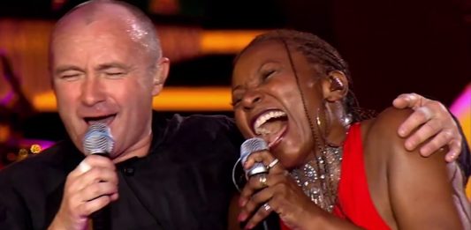 Phil Collins – Easy Lover (live 2004) – Phil Cam