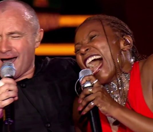Phil Collins – Easy Lover (live 2004) – Phil Cam