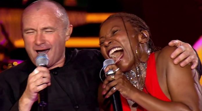 Phil Collins – Easy Lover (live 2004) – Phil Cam