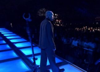 Phil Collins – In The Air Tonight LIVE HD