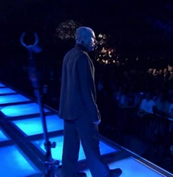 Phil Collins – In The Air Tonight LIVE HD