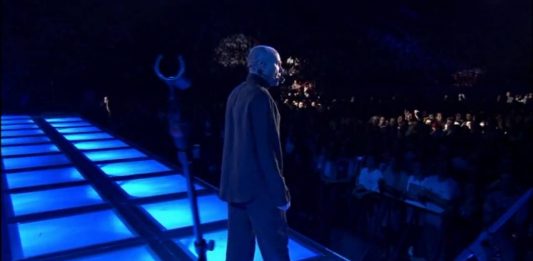 Phil Collins – In The Air Tonight LIVE HD