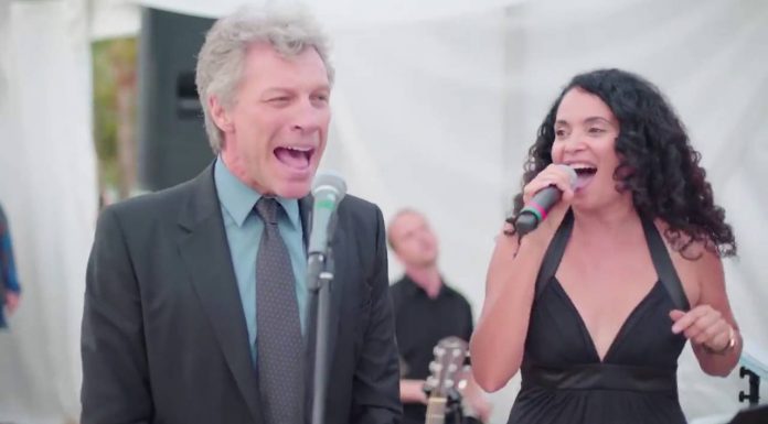 Jon Bon Jovi sorprende y canta en boda
