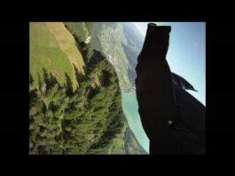 Jeb Corliss Volando la Grieta