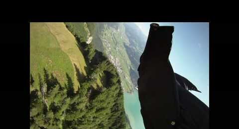 Jeb Corliss Volando la Grieta