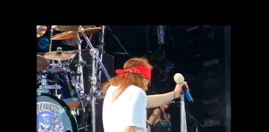 Guns N’ Roses – Knockin’ On Heaven’s Door (Freddie Mercury Tribute 1992)