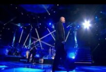 Phil Collins, «In the air tonight» (First Farewell Tour)