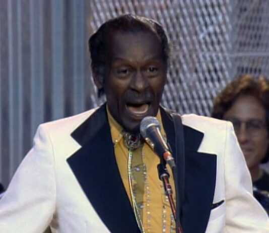 Chuck Berry with Bruce Springsteen & The E Street Band «Johnny B. Goode» | Concert for the Rock Hall